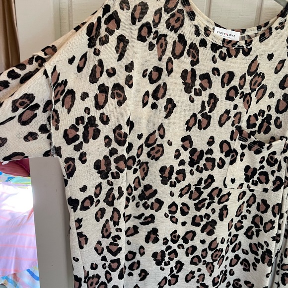 New without tags. Lightweight leopard sweater sz lg - Picture 2 of 3